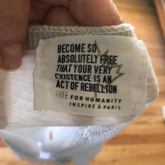 Free for Humanity top size medium - Picture 6 of 6